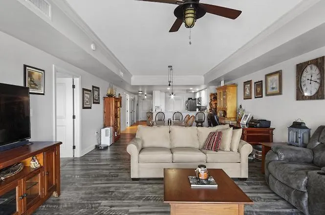 Harbor Landing 102B - Beautiful Harbor Views Villa Destin