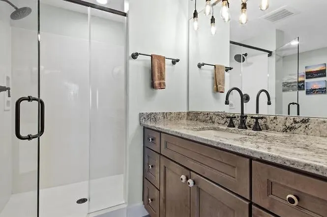 Harbor Landing 102B - Beautiful Harbor Views Villa Destin