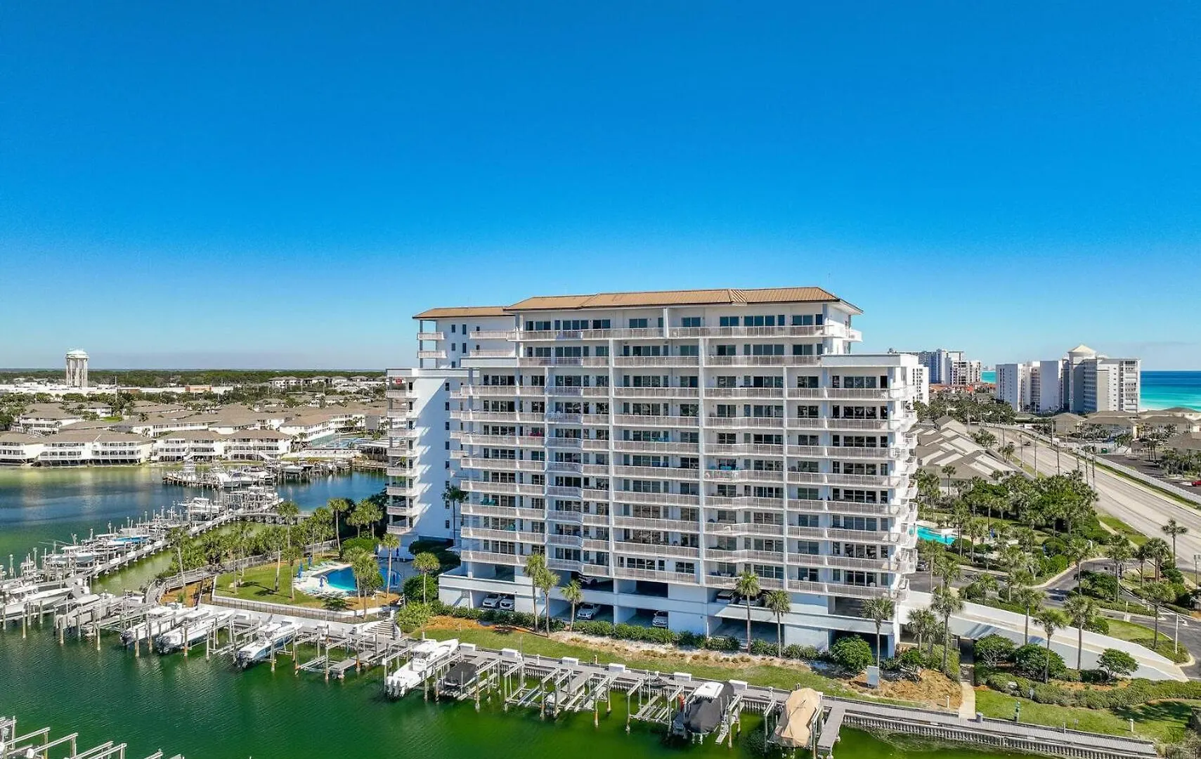 Harbor Landing 102B - Beautiful Harbor Views Villa Destin